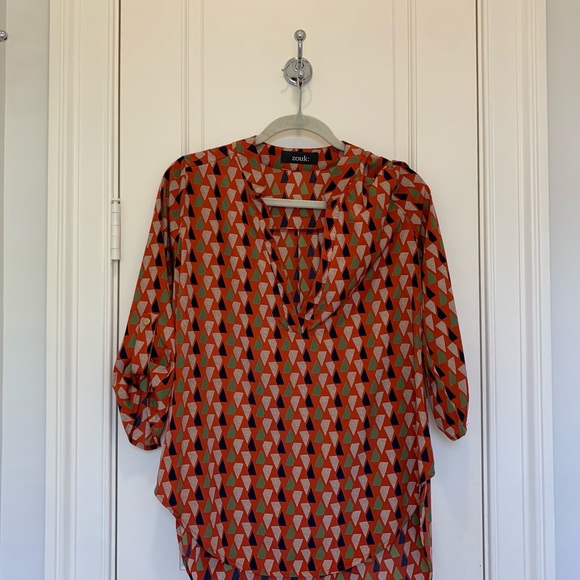 BNWOT❤️ZOUK:⭐️WOMEN’S FLOWY V CUT TRIBAL PRINT SHIRT💚 - Picture 10 of 10